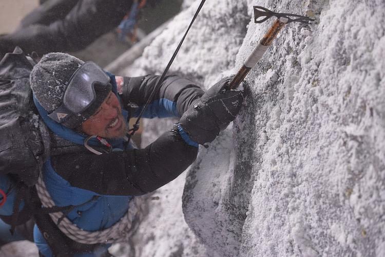 《陰謀の氷壁/オーバー・エベレスト》(2019年，原題：冰峰暴)