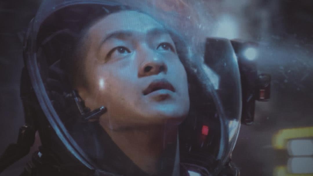 《流転の地球》(2019年，原題：流浪地球)